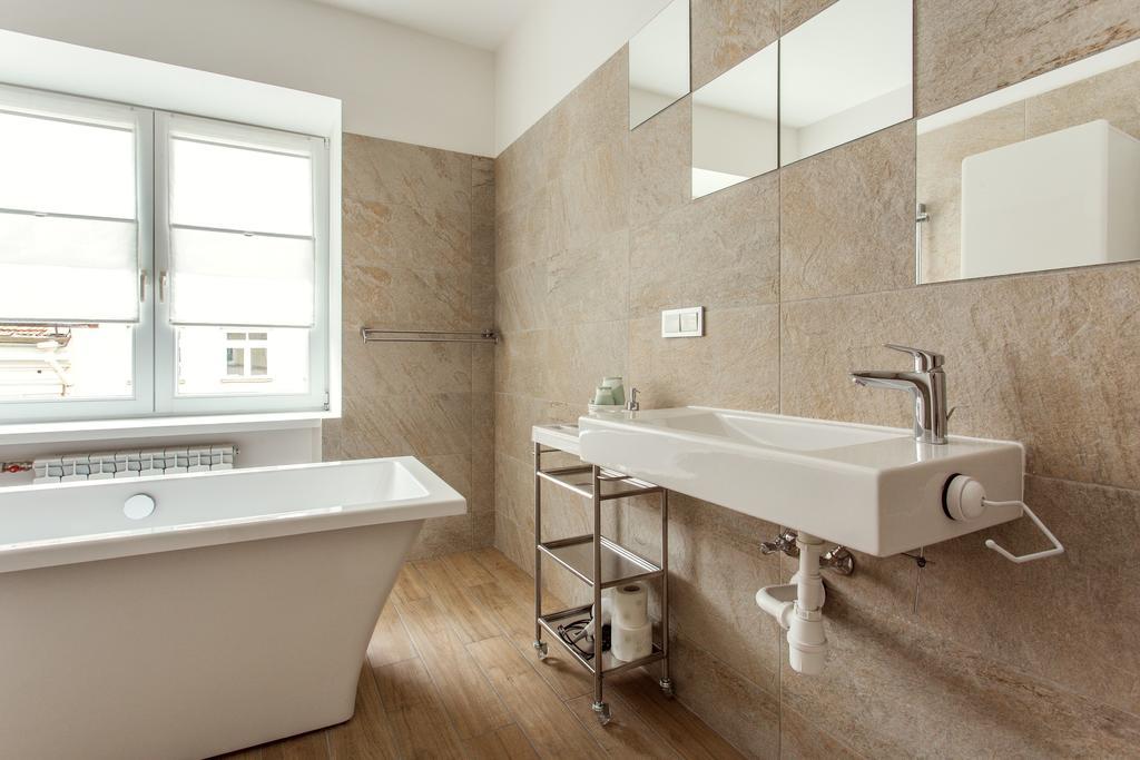#stayhere - Spacious 2bdr Two Floor I Heart Of Old Town Lägenhet *